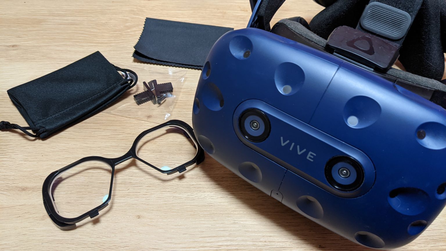 視力を気にせずVRで遊べる、VR専用メガネ『VRsatile』がめっちゃ快適だったレビュー | バーチャルライフマガジン